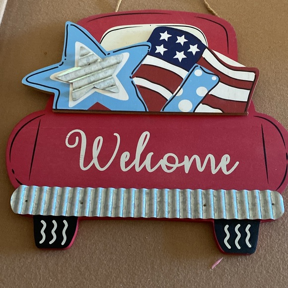 Changeable Holiday Wooden Sign - Picture 3 of 5